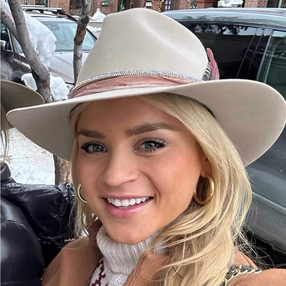 Meet your Posher, Lauren